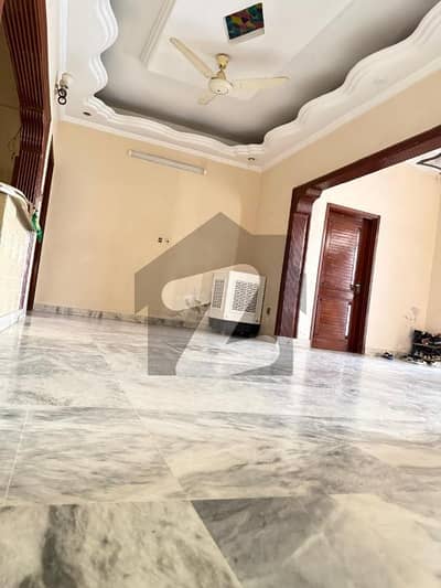 400 square yards HIGHLY MAINTAINED house double story white ziarat marble