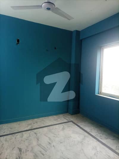 ڈی ایچ اے فیز 4 - بلاک ایفایف فیز 4,ڈیفنس (ڈی ایچ اے),لاہور میں 6 مرلہ Studio دفتر 1.35 لاکھ میں برائے فروخت۔