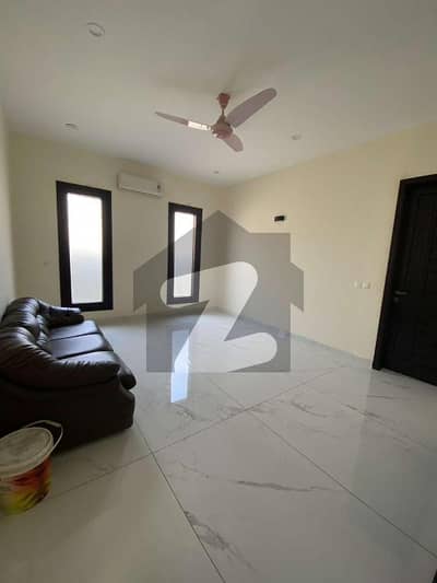 ڈی ایچ اے ڈیفینس کراچی میں 6 کمروں کا 1 کنال مکان 8.0 لاکھ میں کرایہ پر دستیاب ہے۔