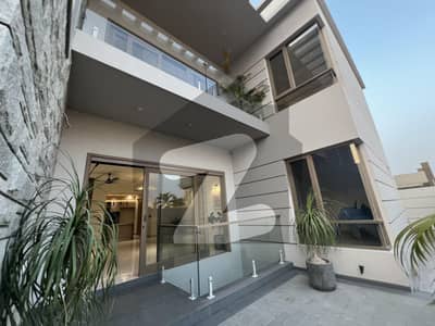 ڈی ایچ اے فیز 8 ڈی ایچ اے ڈیفینس,کراچی میں 6 کمروں کا 1 کنال مکان 24.0 کروڑ میں برائے فروخت۔