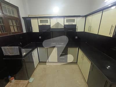 نارتھ ناظم آباد کراچی میں 3 کمروں کا 7 مرلہ فلیٹ 1.0 لاکھ میں کرایہ پر دستیاب ہے۔