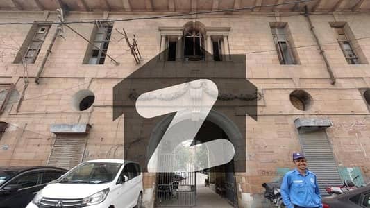 آئی آئی چندڑیگر روڈ کراچی میں 8 مرلہ دفتر 2.27 لاکھ میں کرایہ پر دستیاب ہے۔