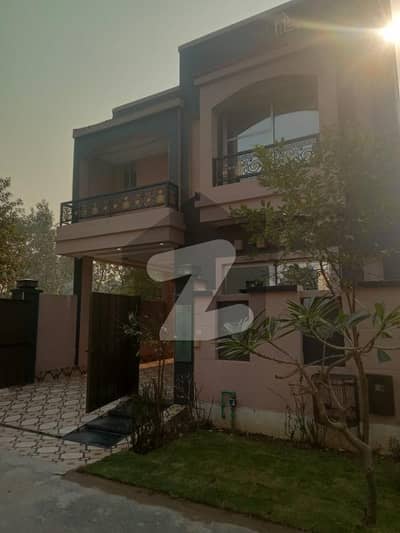DHA PHASE 9 TOWN D BLOCK 5.5 MARLA SLIGHTLY USED HOUSE AVAILABLE FOR SALE DEMAND 250 LAC