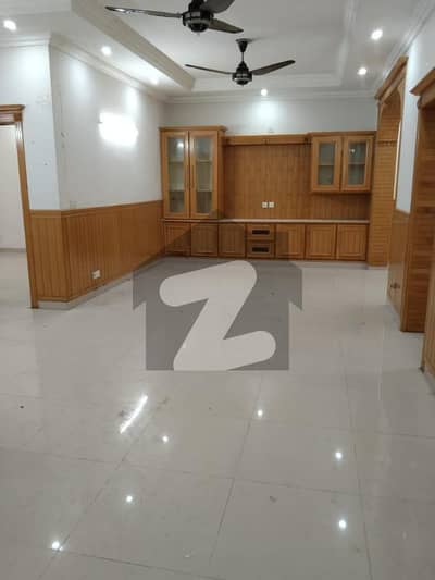 جی ۔ 13 اسلام آباد میں 3 کمروں کا 14 مرلہ بالائی پورشن 1.1 لاکھ میں کرایہ پر دستیاب ہے۔