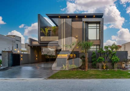 ڈی ایچ اے فیز 7 - بلاک ایس فیز 7,ڈیفنس (ڈی ایچ اے),لاہور میں 5 کمروں کا 1 کنال مکان 7.05 کروڑ میں برائے فروخت۔