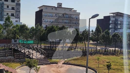 Residential Plot Sized 10 Marla Is Available For sale In Bahria Enclave - Sector G