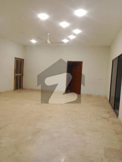 ڈی ایچ اے فیز 6 ڈی ایچ اے ڈیفینس,کراچی میں 6 کمروں کا 1 کنال مکان 4.75 لاکھ میں کرایہ پر دستیاب ہے۔