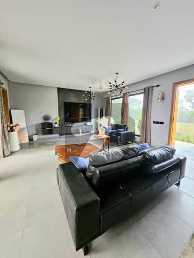 برکی روڈ کینٹ,لاہور میں 2 کمروں کا 4 کنال فارم ہاؤس 4.6 کروڑ میں برائے فروخت۔