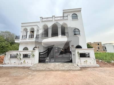 10 Marla Beautiful House For Sale