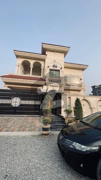 شاہین ہاؤسنگ سکیم ورسک روڈ,پشاور میں 8 کمروں کا 1 کنال مکان 5.2 کروڑ میں برائے فروخت۔