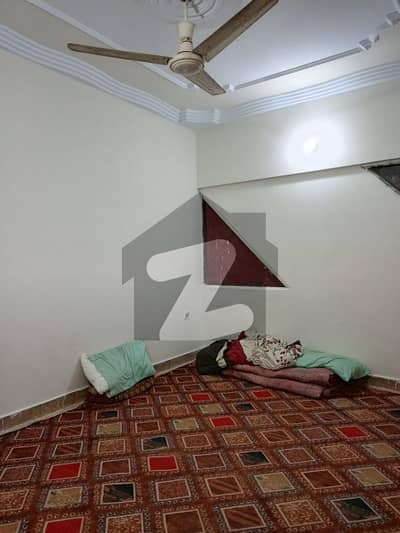 گلستانِِ جوہر ۔ بلاک 12 گلستانِ جوہر,کراچی میں 2 کمروں کا 4 مرلہ فلیٹ 70.0 لاکھ میں برائے فروخت۔