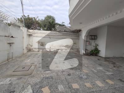 ڈی ایچ اے فیز 7 ڈی ایچ اے ڈیفینس,کراچی میں 3 کمروں کا 1 کنال بالائی پورشن 2.3 لاکھ میں کرایہ پر دستیاب ہے۔