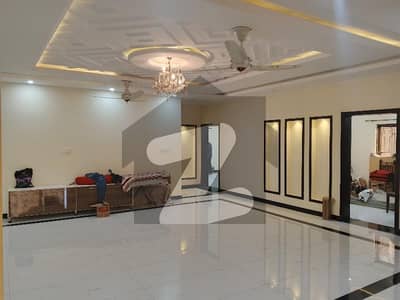 بحریہ ٹاؤن فیز 8 بحریہ ٹاؤن راولپنڈی,راولپنڈی میں 4 کمروں کا 1 کنال بالائی پورشن 80.0 ہزار میں کرایہ پر دستیاب ہے۔ بحریہ ٹاؤن فیز 8 بحریہ ٹاؤن راولپنڈی,راولپنڈی میں 4 کمروں کا 1 کنال بالائی پورشن 80.0 ہزار میں کرایہ پر دستیاب ہے۔