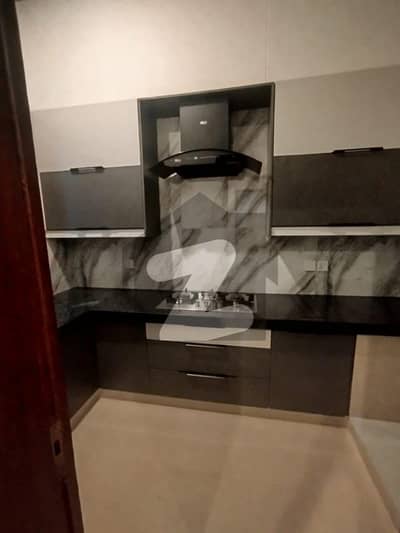 ڈی ایچ اے فیز 8 - زون اے ڈی ایچ اے فیز 8,ڈی ایچ اے ڈیفینس,کراچی میں 3 کمروں کا 1 کنال بالائی پورشن 4.0 لاکھ میں کرایہ پر دستیاب ہے۔