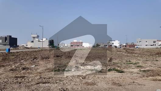 ڈی ایچ اے فیز 7 - بلاک وائے فیز 7,ڈیفنس (ڈی ایچ اے),لاہور میں 10 مرلہ رہائشی پلاٹ 1.85 کروڑ میں برائے فروخت۔