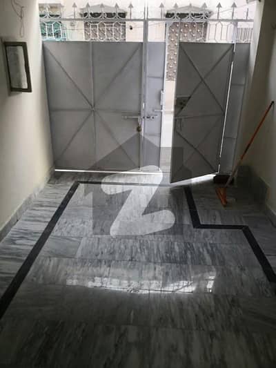 علامہ اقبال ٹاؤن لاہور میں 4 کمروں کا 5 مرلہ مکان 2.12 کروڑ میں برائے فروخت۔