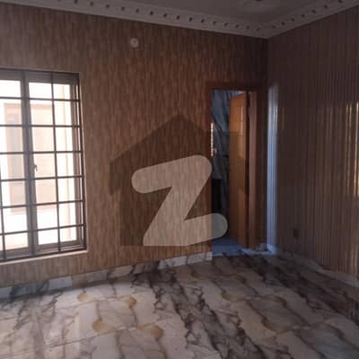 پارک ویو سٹی لاہور میں 3 کمروں کا 10 مرلہ بالائی پورشن 80.0 ہزار میں کرایہ پر دستیاب ہے۔