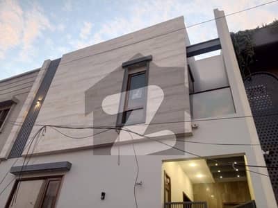 ڈی ایچ اے فیز 7 ایکسٹینشن ڈی ایچ اے ڈیفینس,کراچی میں 4 کمروں کا 4 مرلہ مکان 6.3 کروڑ میں برائے فروخت۔