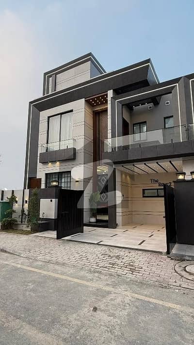 Altra Modern Design Luxury House For Rent