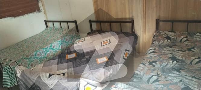 3 seater room available in MJ hostel for girls
