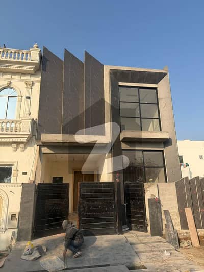 بینکرس ایوینیو کوآپریٹو ہاؤسنگ سوسائٹی لاہور میں 3 کمروں کا 5 مرلہ مکان 2.1 کروڑ میں برائے فروخت۔