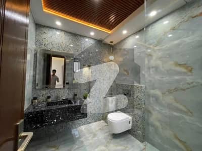 جی ۔ 14 اسلام آباد میں 7 کمروں کا 8 مرلہ مکان 1.5 لاکھ میں کرایہ پر دستیاب ہے۔