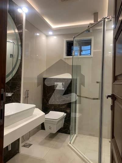 ایف ۔ 7 اسلام آباد میں 5 کمروں کا 1 کنال مکان 14.5 لاکھ میں کرایہ پر دستیاب ہے۔