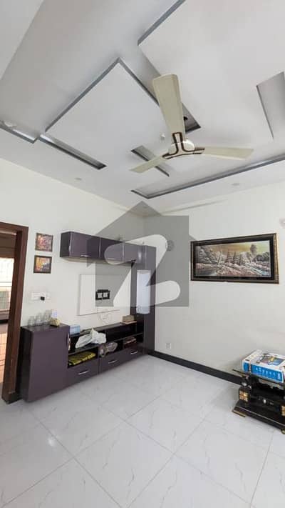 8 Marla Facing Park Upper Portion For Rent