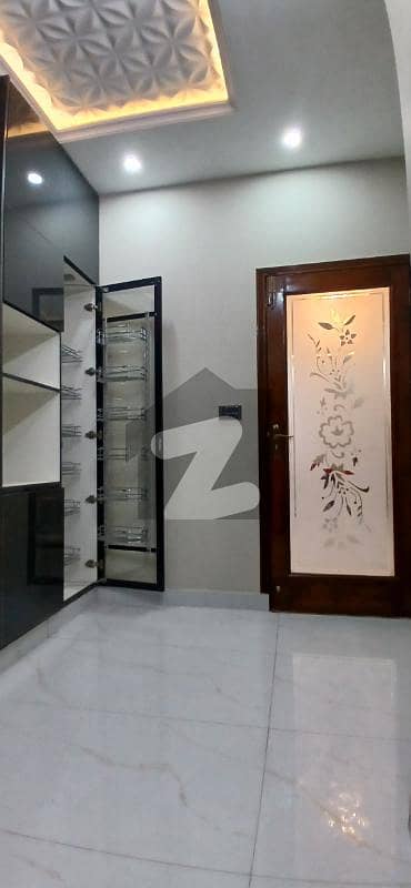 پارک ویو سٹی ۔ پلاٹینم بلاک پارک ویو سٹی,لاہور میں 4 کمروں کا 5 مرلہ مکان 1.75 کروڑ میں برائے فروخت۔