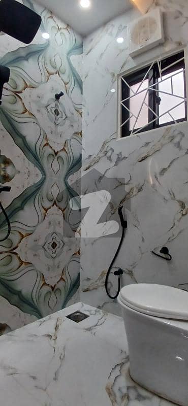 پارک ویو سٹی ۔ پلاٹینم بلاک پارک ویو سٹی,لاہور میں 4 کمروں کا 5 مرلہ مکان 1.76 کروڑ میں برائے فروخت۔