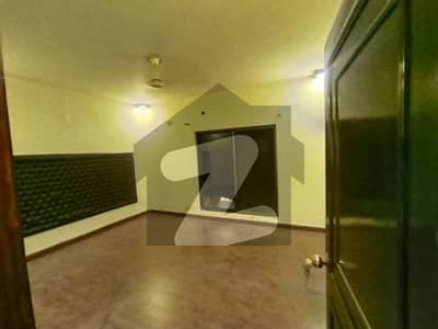 10 MARLA SECOND FLOOR SOLAR SYSTEM INSTALL AVALIABLE FOR RENT IN REHMAN GARDENS