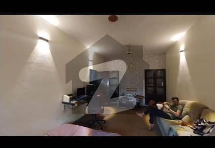 گلشنِِِ راوی ۔ بلاک ایف گلشنِ راوی,لاہور میں 2 کمروں کا 10 مرلہ بالائی پورشن 65.0 ہزار میں کرایہ پر دستیاب ہے۔