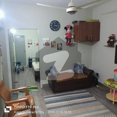 گلستانِِ جوہر ۔ بلاک 16 گلستانِ جوہر,کراچی میں 2 کمروں کا 4 مرلہ فلیٹ 1.0 کروڑ میں برائے فروخت۔