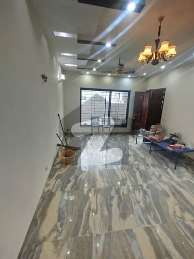 ڈی ایچ اے فیز 3 - بلاک وائے فیز 3,ڈیفنس (ڈی ایچ اے),لاہور میں 8 مرلہ عمارت 15.0 کروڑ میں برائے فروخت۔