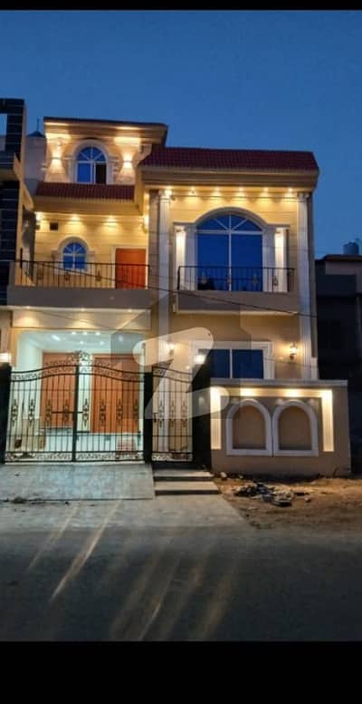 خیابانِ امین ۔ بلاک ایل خیابانِ امین,لاہور میں 3 کمروں کا 5 مرلہ مکان 1.75 کروڑ میں برائے فروخت۔