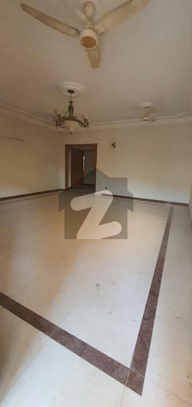 LIVABLE 200 SQ YD HOUSE FOR SALE IN BLOCK R North Nazimabad