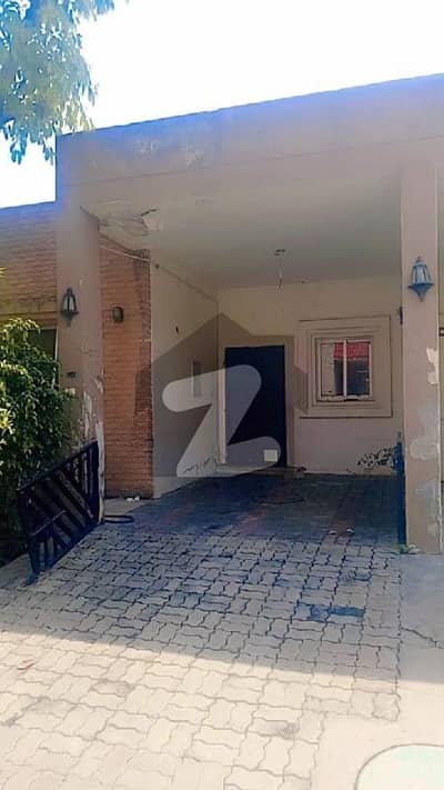 بحریہ ٹاؤن سفاری ولاز بحریہ ٹاؤن سیکٹر B,بحریہ ٹاؤن,لاہور میں 2 کمروں کا 5 مرلہ مکان 1.25 کروڑ میں برائے فروخت۔