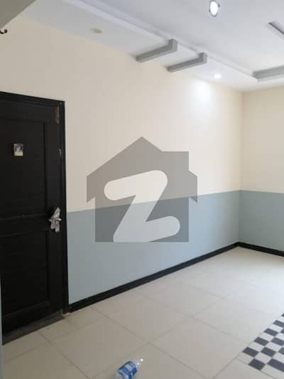 بدر کمرشل ایریا ڈی ایچ اے فیز 5,ڈی ایچ اے ڈیفینس,کراچی میں 2 کمروں کا 4 مرلہ فلیٹ 60.0 ہزار میں کرایہ پر دستیاب ہے۔