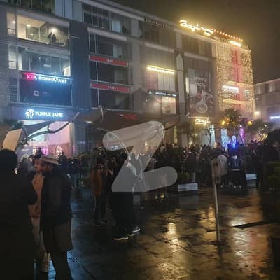 ون سینٹرل لاہور میں 8 مرلہ عمارت 36.0 کروڑ میں برائے فروخت۔