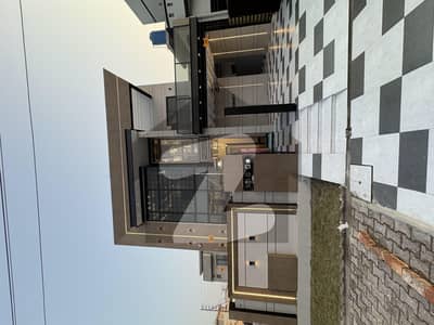 10 MARLA ULTRA MODREN HOUSE FOR SALE