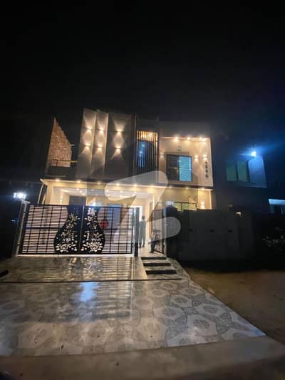 اے ڈبلیو ٹی فیز 2 اے ڈبلیو ٹی آرمی ویلفیئر ٹرسٹ,رائیونڈ روڈ,لاہور میں 3 کمروں کا 1 کنال بالائی پورشن 75.0 ہزار میں کرایہ پر دستیاب ہے۔