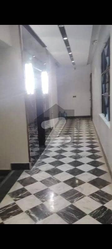 پی ای سی ایچ ایس بلاک 3 پی ای سی ایچ ایس,جمشید ٹاؤن,کراچی میں 4 کمروں کا 10 مرلہ بالائی پورشن 1.8 لاکھ میں کرایہ پر دستیاب ہے۔