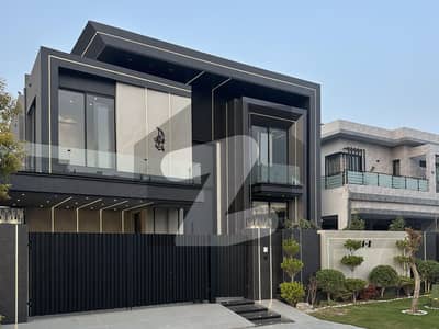 ڈی ایچ اے فیز 7 - بلاک آر فیز 7,ڈیفنس (ڈی ایچ اے),لاہور میں 5 کمروں کا 1 کنال مکان 12.5 کروڑ میں برائے فروخت۔