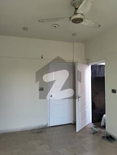 سحر کمرشل ایریا ڈی ایچ اے فیز 7,ڈی ایچ اے ڈیفینس,کراچی میں 2 کمروں کا 4 مرلہ فلیٹ 50.0 ہزار میں کرایہ پر دستیاب ہے۔