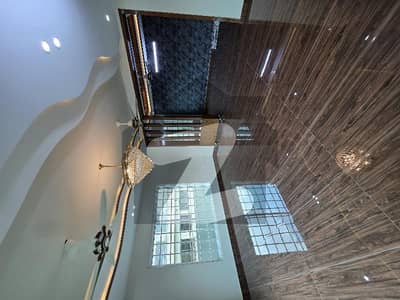 1 kanal Brand new Modern house available for rent in doctor town