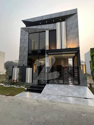 ڈی ایچ اے فیز 6 ڈیفنس (ڈی ایچ اے),لاہور میں 3 کمروں کا 5 مرلہ مکان 2.45 کروڑ میں برائے فروخت۔