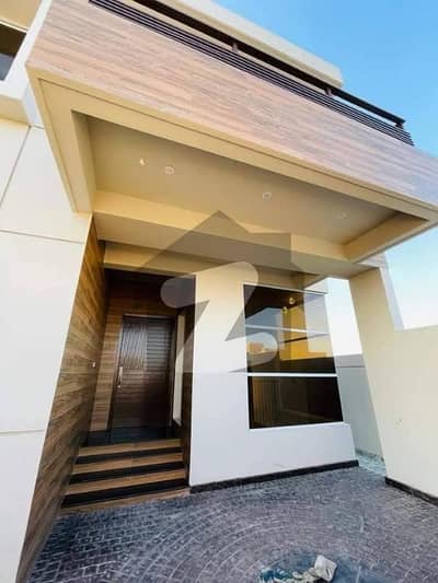 ڈی ایچ اے فیز 8 ڈی ایچ اے ڈیفینس,کراچی میں 4 کمروں کا 12 مرلہ مکان 4.0 لاکھ میں کرایہ پر دستیاب ہے۔