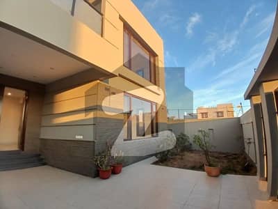 ڈی ایچ اے فیز 8 ڈی ایچ اے ڈیفینس,کراچی میں 6 کمروں کا 1 کنال مکان 6.5 لاکھ میں کرایہ پر دستیاب ہے۔