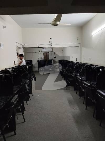 200 SQRYARD COMMERCIAL FIRST FLOOR BLOCK 5 GULSHAN IQBAL