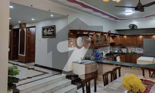 گلستانِِ جوہر ۔ بلاک 2 گلستانِ جوہر,کراچی میں 10 کمروں کا 16 مرلہ مکان 9.7 کروڑ میں برائے فروخت۔